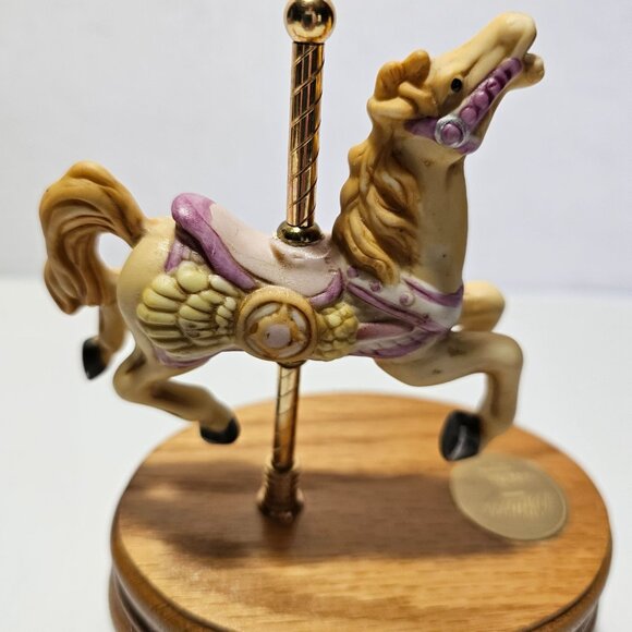 Willitts Musical Carousel Horse with Wood Base Plays Edelweiss # 8714 - Picture 16 of 16